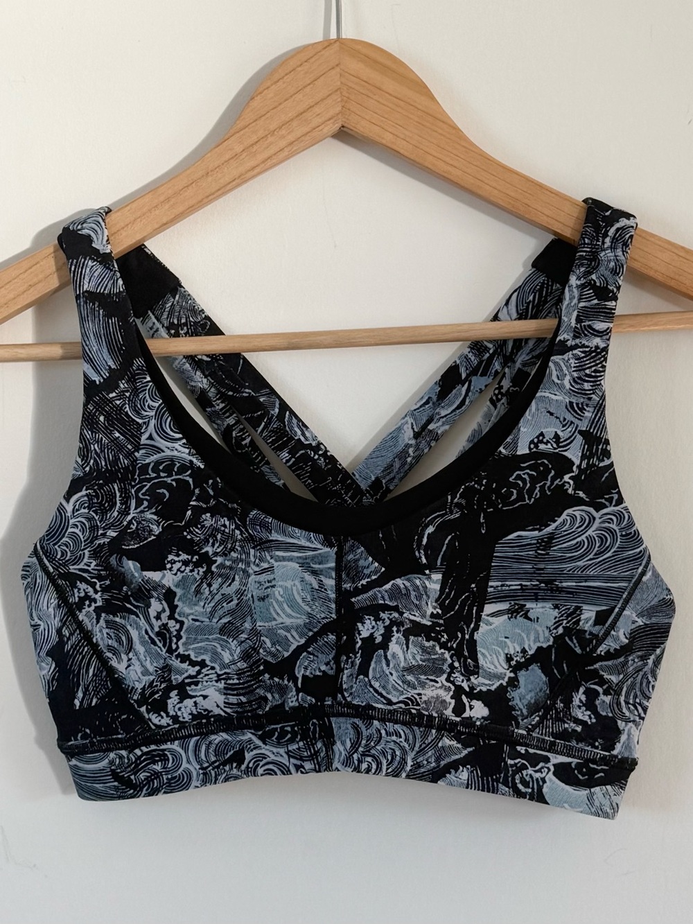 Lululemon Stash and Run  Eternal Wave Strappy Sports Bra
